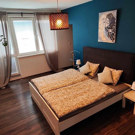 Apartman Dominika Apartment Rovinka Bagian luar foto